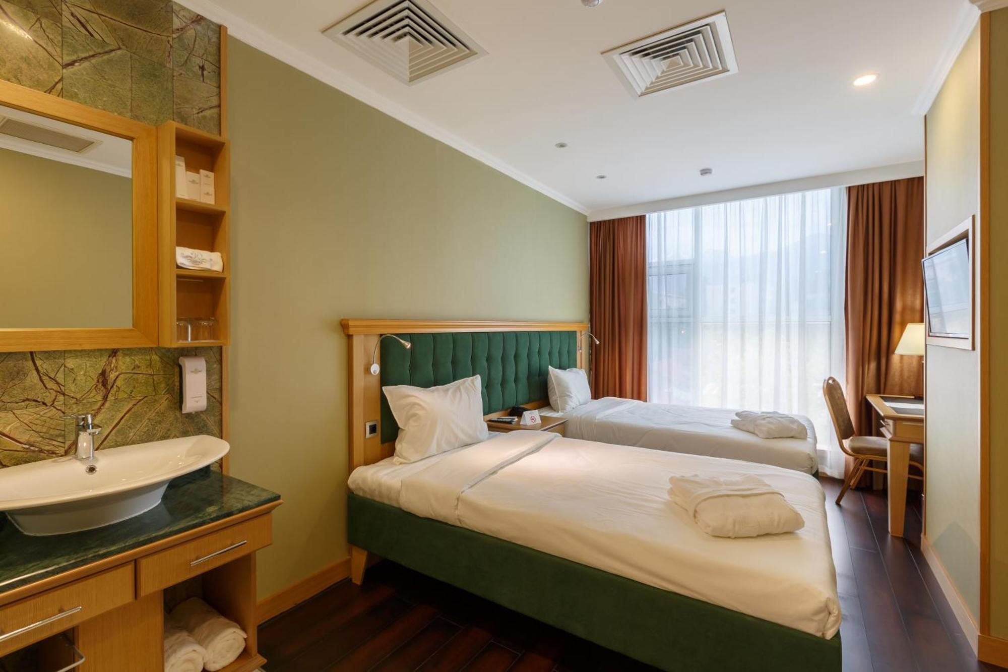 Shera Park Boutique Hotel Алматы Экстерьер фото